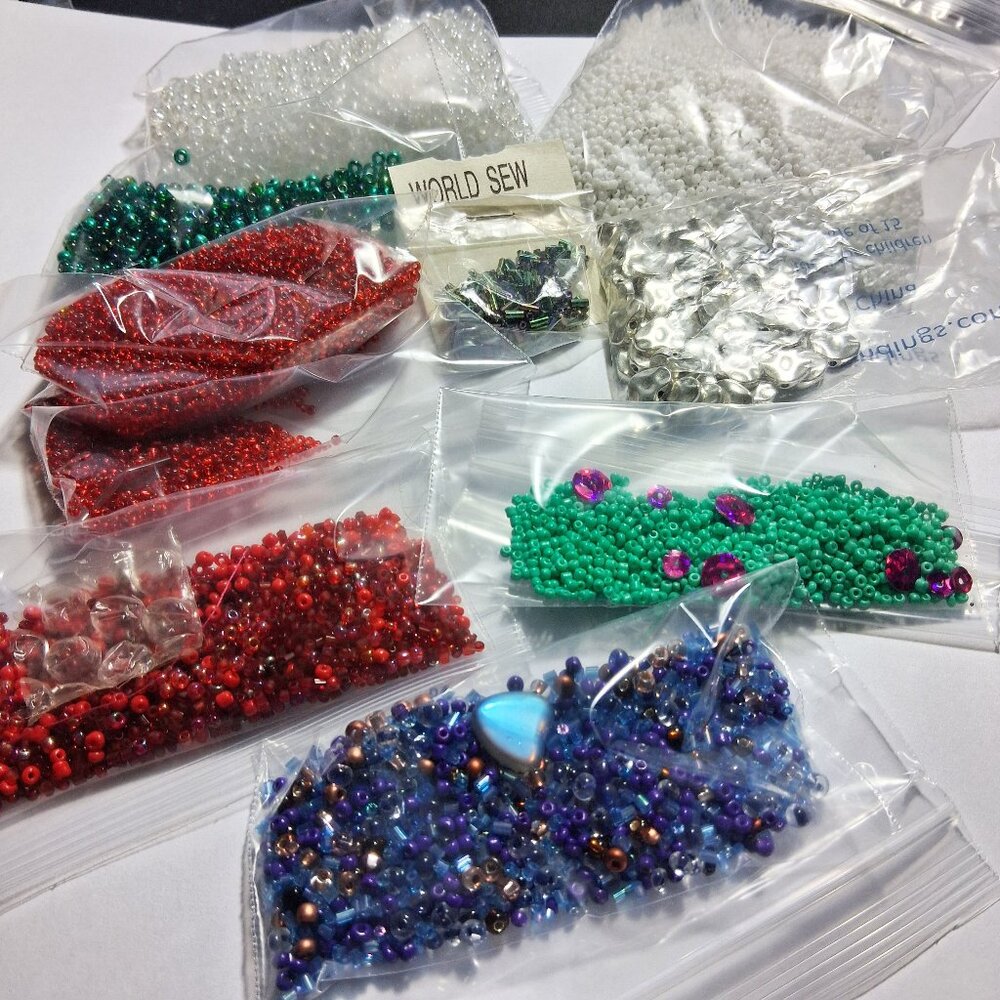 Over 500 gram-1lb Colors various beads